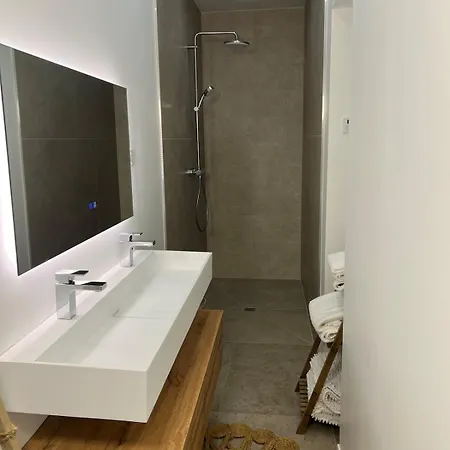 Vakantiehuis Maison Privee De 75M2 Avec Grand Parking, Roissy-Villepinte *