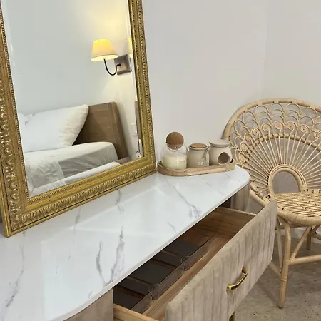 Maison Privee De 75M2 Avec Grand Parking, Roissy-Villepinte Mareil-en-France