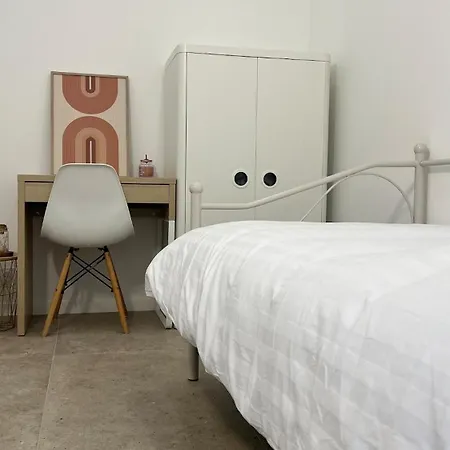 Maison Privee De 75M2 Avec Grand Parking, Roissy-Villepinte Mareil-en-France